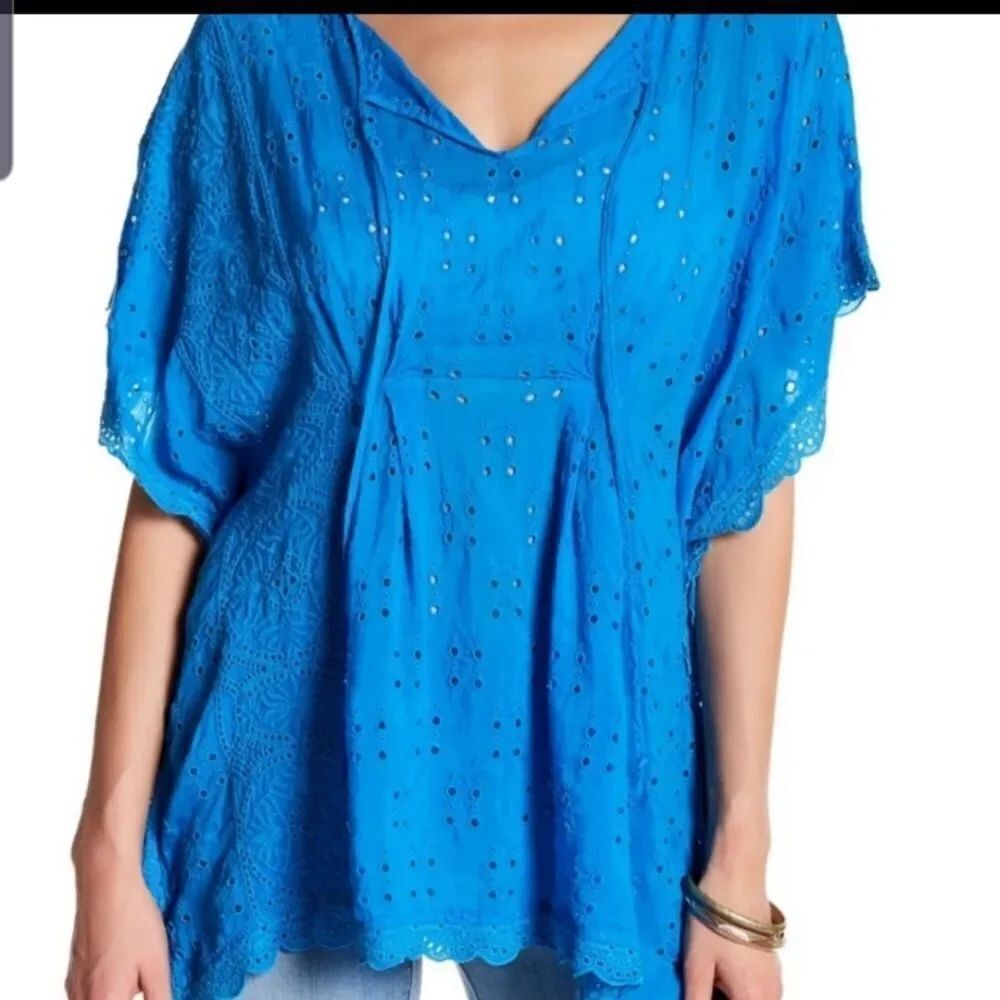 Johnny Was bright blue eyelet blouse sz small